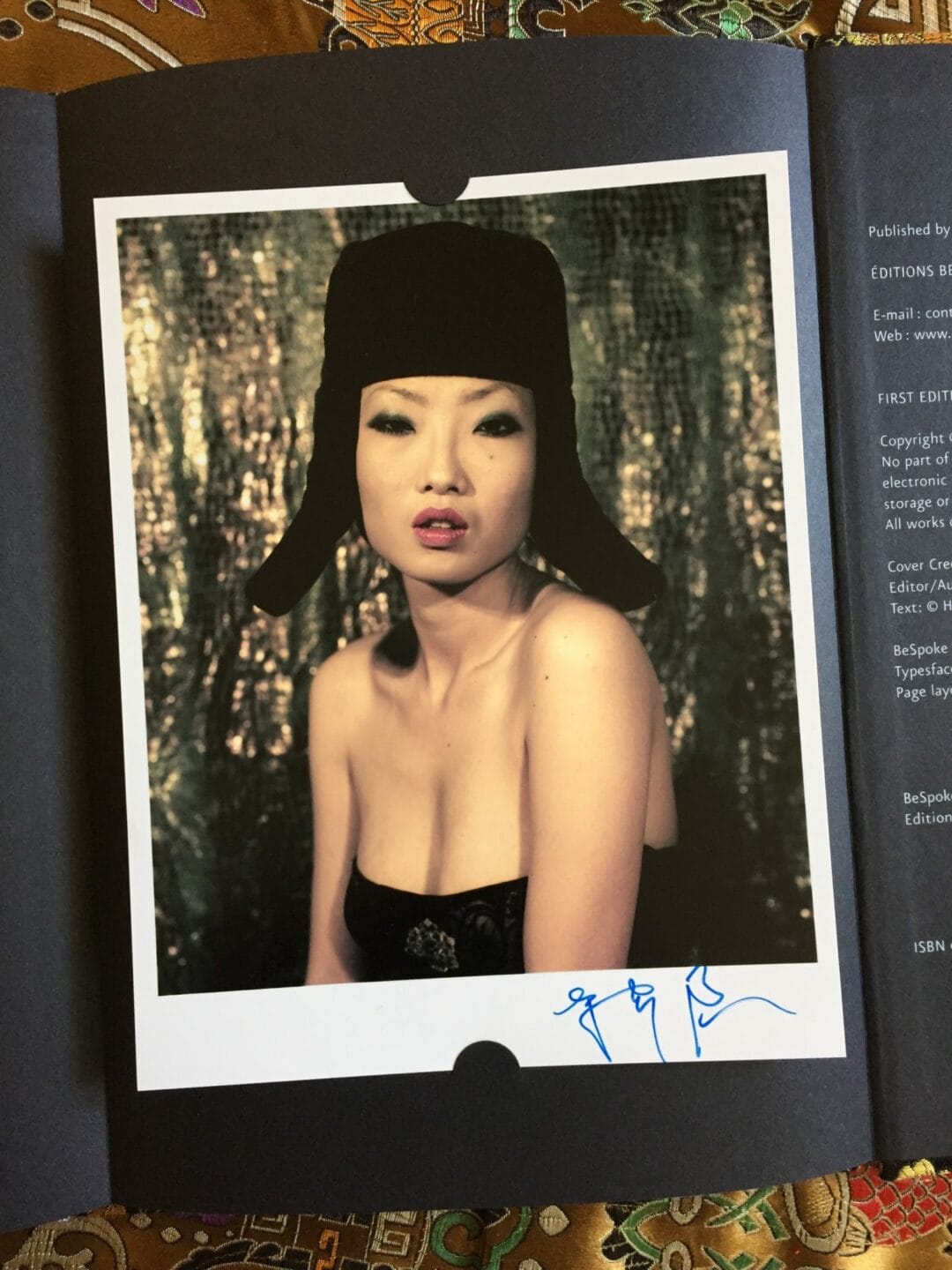 The signed #CPrint (15,5cm x 20 cm by #HanLei, only 46€! #BeSpoke Collection N°2 « The critical conditions of my awareness will sometimes trigger the shutter » by the Chinese artist Han Lei (#LimitedEdition of 250 copies + #SignedCPrint #EditionsBessard #ArtofPerfection #China #Photography