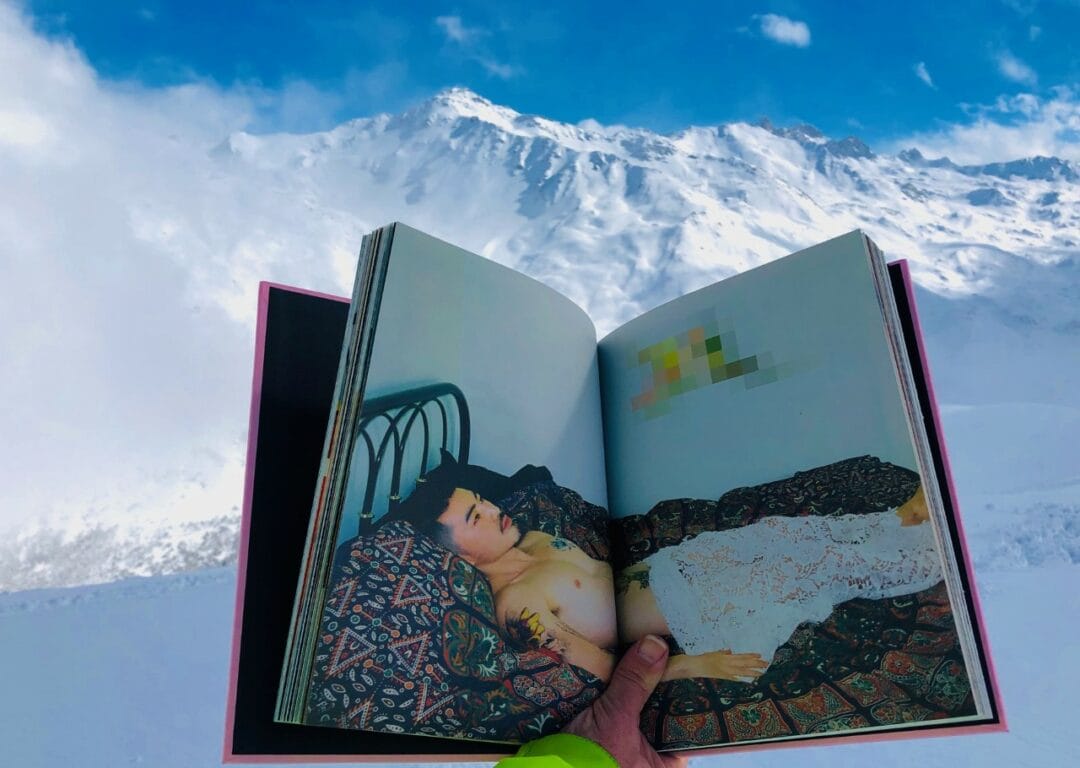 #Happypublisher #happyInfluencer skiing in the French Alps Valloire/Galibier 1500-2600 with Lin Zhinpeng aka 223 , it’s remain 2 copies “Saw Strawberries” #book #offset #photo #livre #editionsbessard #ArtOfPerfection #limited #limitededition #handmade #photography #signed #photobook #print #art #design #graphic #photographie #contemporaryartist #collectors #artist