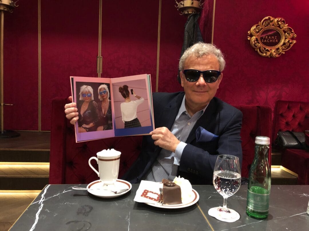 #Fotohof in #Vienna savour a Sachertorte das original seit 1832, best chocolate cake and crème de chantilly with @annaehrenstein #BespokeCollection #Happypublisher #happyInfluencer #book #offset #photo #livre #editionsbessard #ArtOfPerfection #limited #limitededition #handmade #photography #signed #photobook #print #art #design #graphic #photographie #contemporaryartist #collectors #artist #publishing #contemporaryartcollector #bookdesign #bookcover #typography